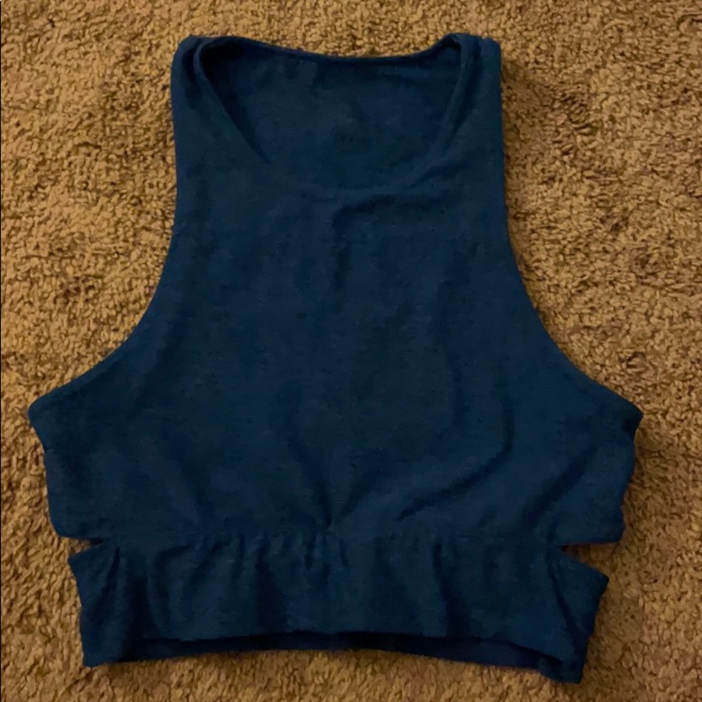 Outdoor Voices Slashback Crop size SMALL